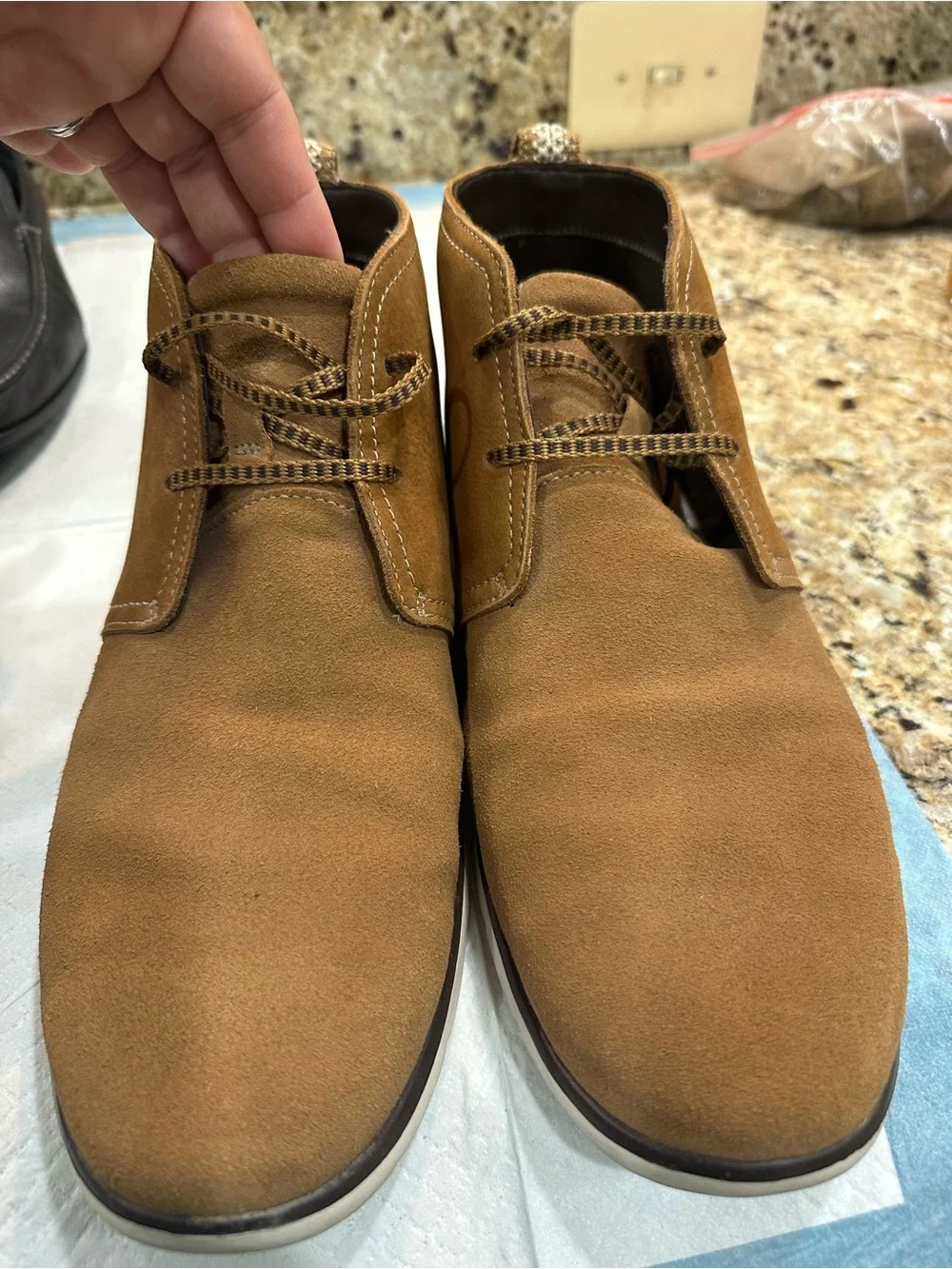 UGG Men's Chukka Boots in Tan Suede